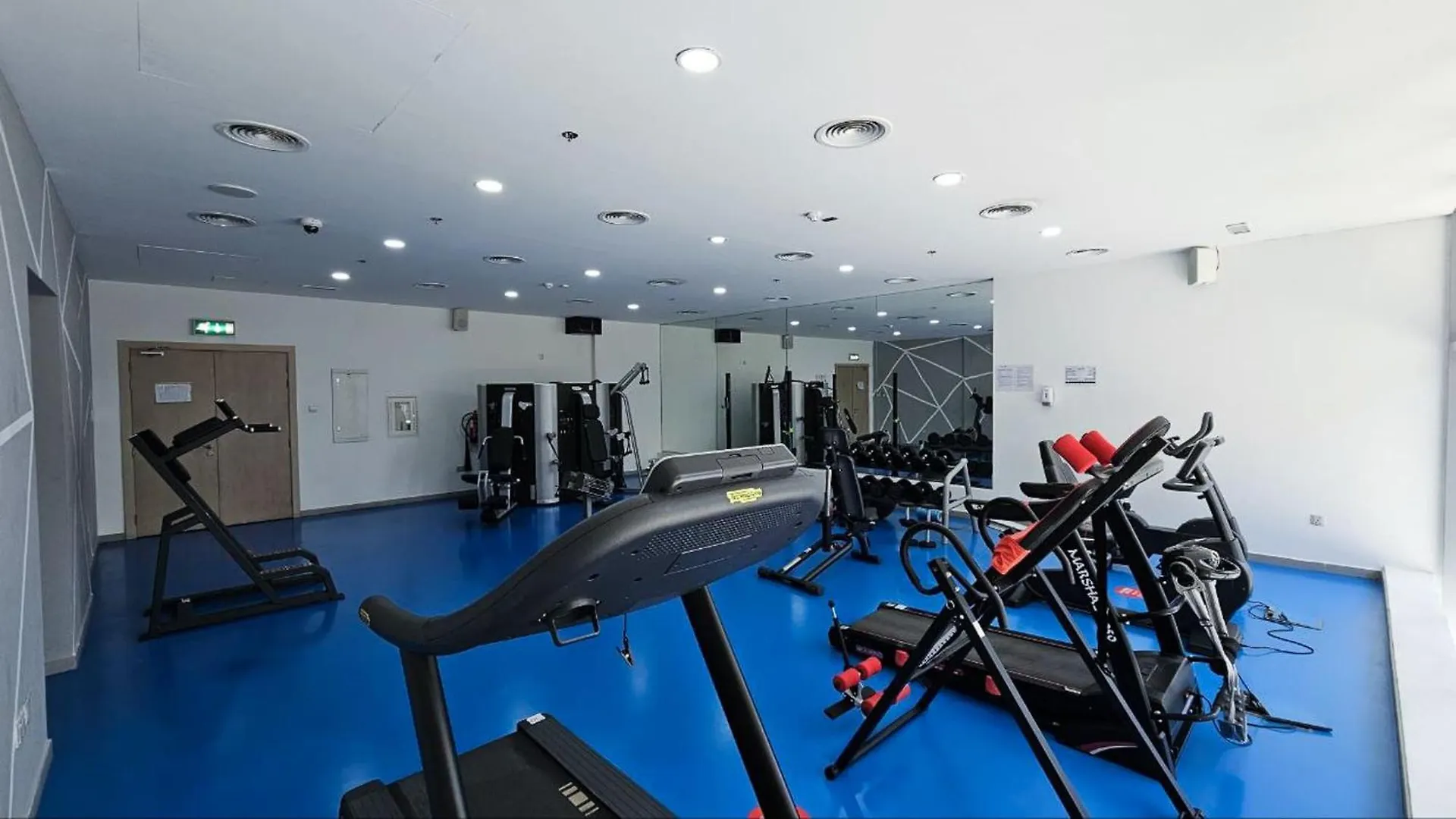 Apartment Heart-Captivating Studio In Shamal Waves 2 Dubai