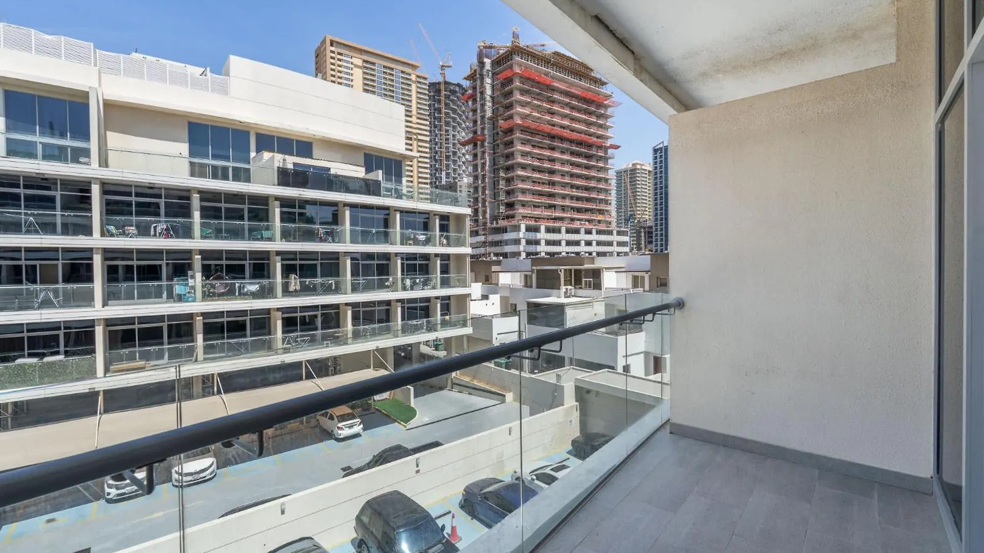 Heart-Captivating Studio In Shamal Waves 2 Dubai