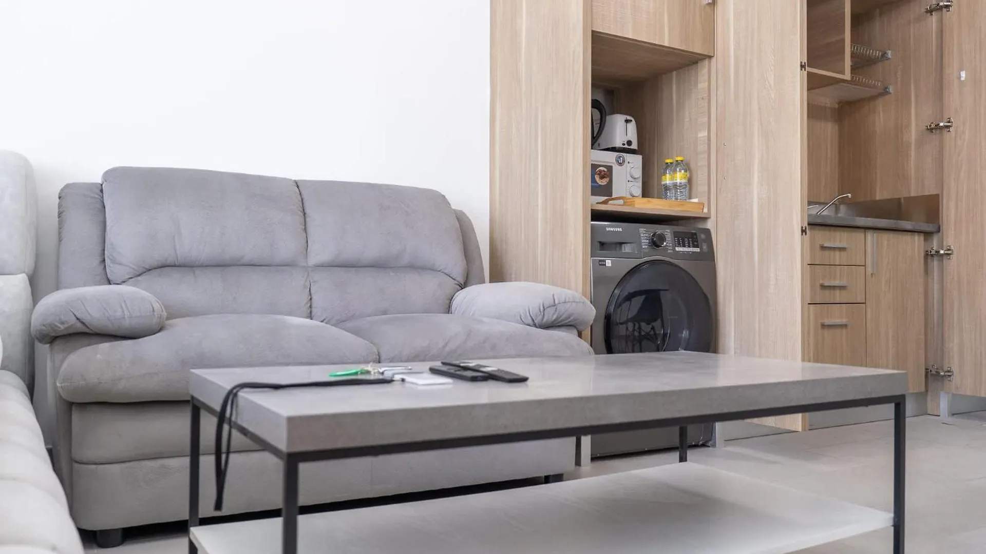 Heart-Captivating Studio In Shamal Waves 2 Dubai Apartment