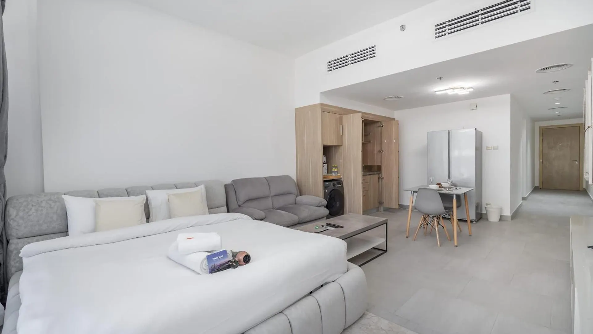 Heart-Captivating Studio In Shamal Waves 2 Dubai Apartment